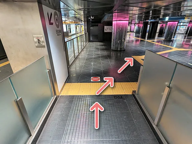 上がったら右斜め前へ