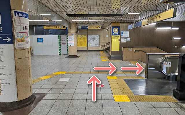 有楽町線へ向かう階段