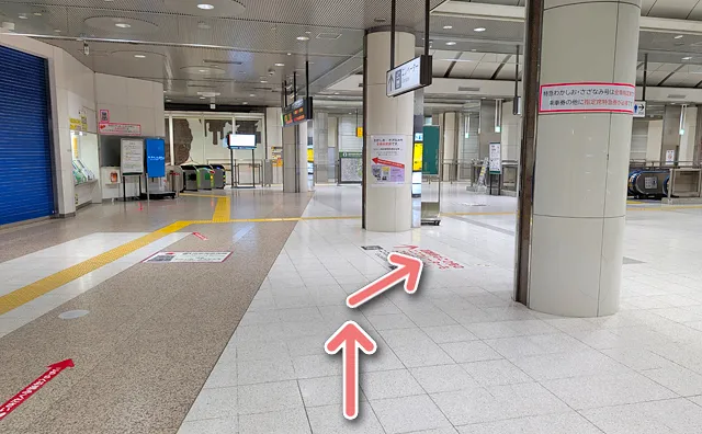 1本目の柱で右斜め前に向きを変える