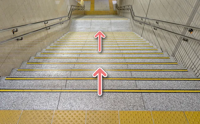 3・4番線への階段