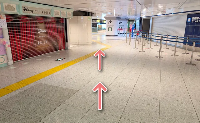 道なりに30秒ほど進む